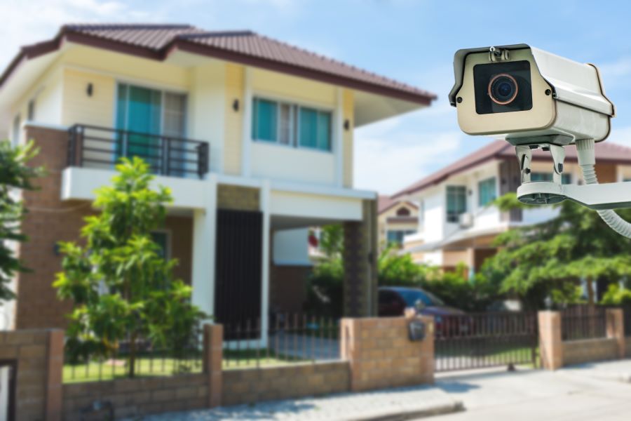 Choosing the Right Home Surveillance System 